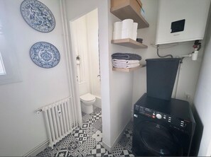 Handtücher, Toilettenpapier