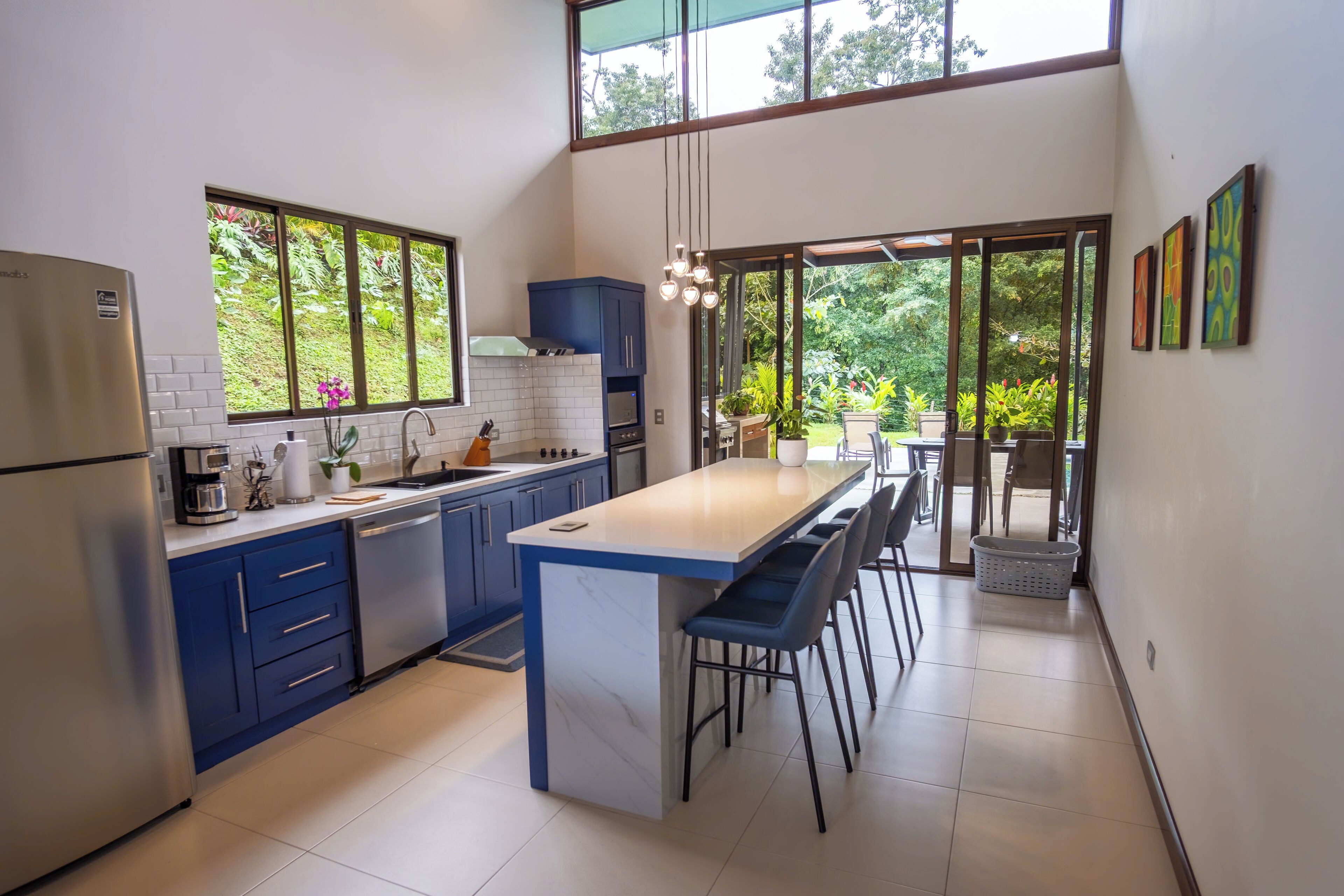 Microonde, forno, piano cottura, lavastoviglie