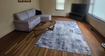 Charming 2-bedroom house in Frankfort with AC