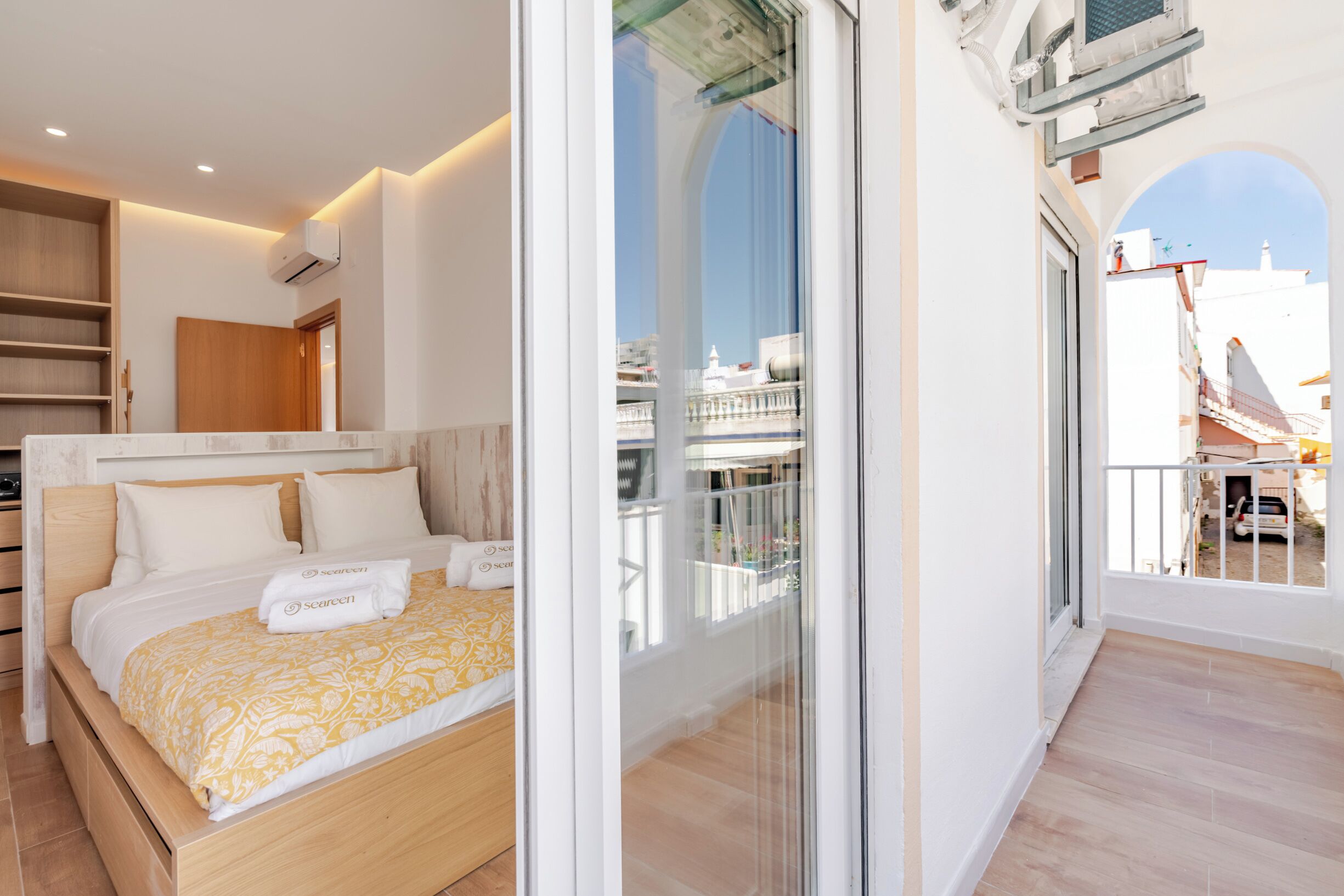 2 habitaciones, tabla de planchar con plancha, internet y ropa de cama 