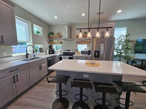 Mikrowelle, Ofen, Herdplatte, Geschirrspüler