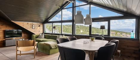 Télévision, cheminée