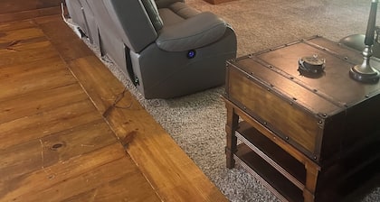 Marvelous cabin with fenced in yard in charming Stamps Arkansas