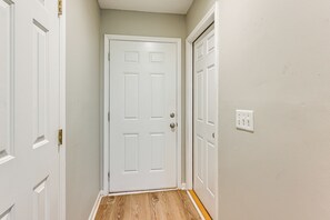 Interior - 1 Mi to ECU Hospital: Greenville Home w/ Yard! (Greenville)