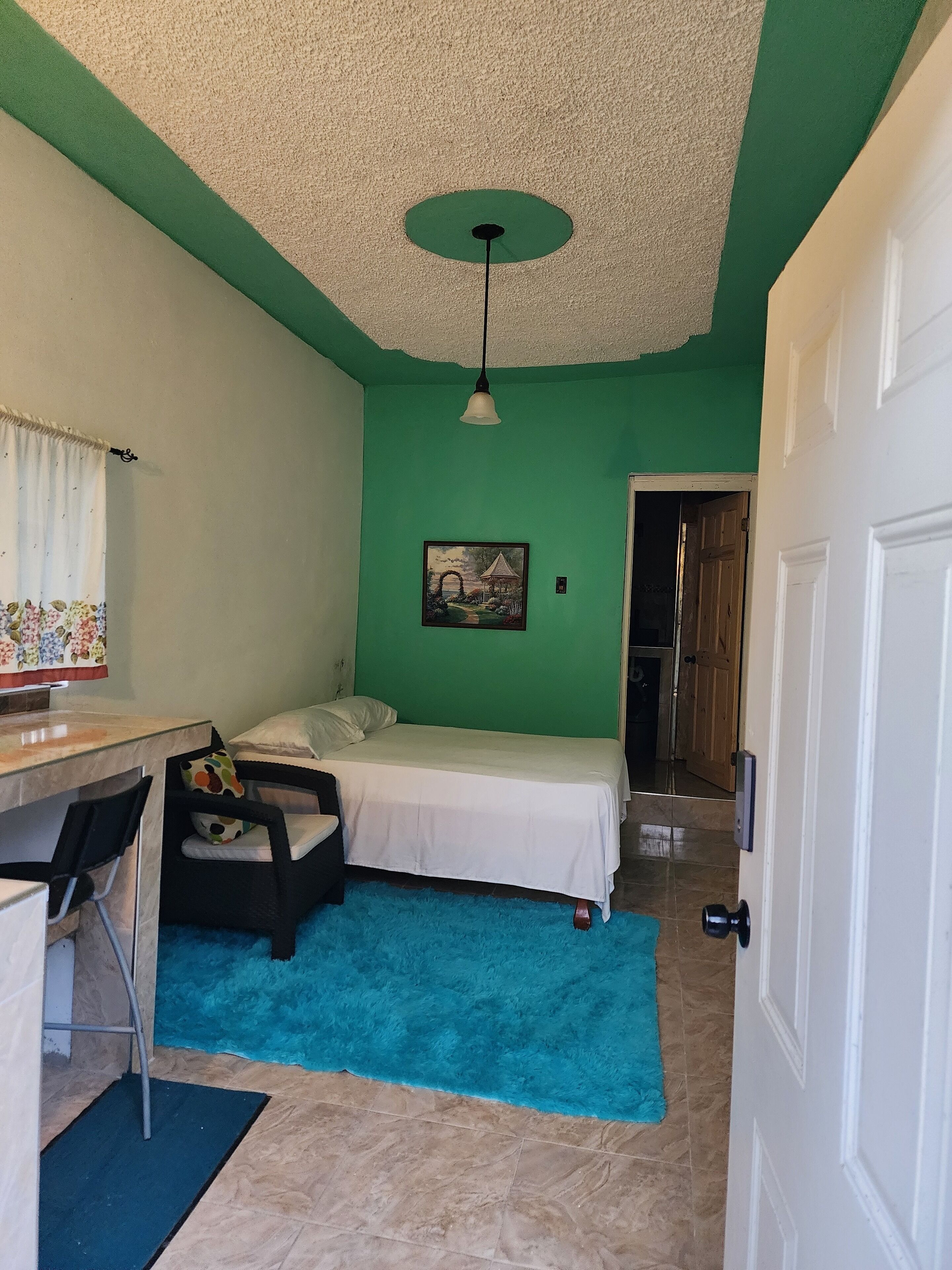 Classic Studio Suite | Free WiFi, bed sheets