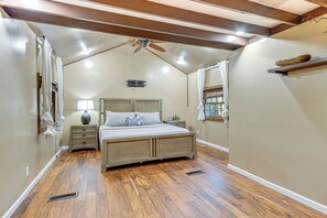 3 bedrooms, iron/ironing board, Internet, bed sheets