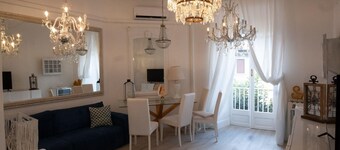 Apartment with 100 sqm terrace and sea view, with hot tub, center