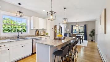 Micro-ondas, fogão, cooktop, lava-louças