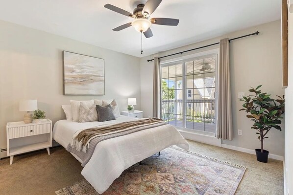 4 bedrooms, iron/ironing board, WiFi, bed sheets