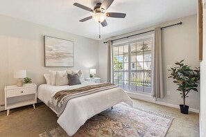 4 habitaciones, tabla de planchar con plancha, wifi y ropa de cama