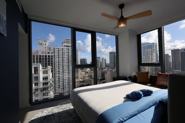 2 habitaciones, tabla de planchar con plancha y acceso a internet