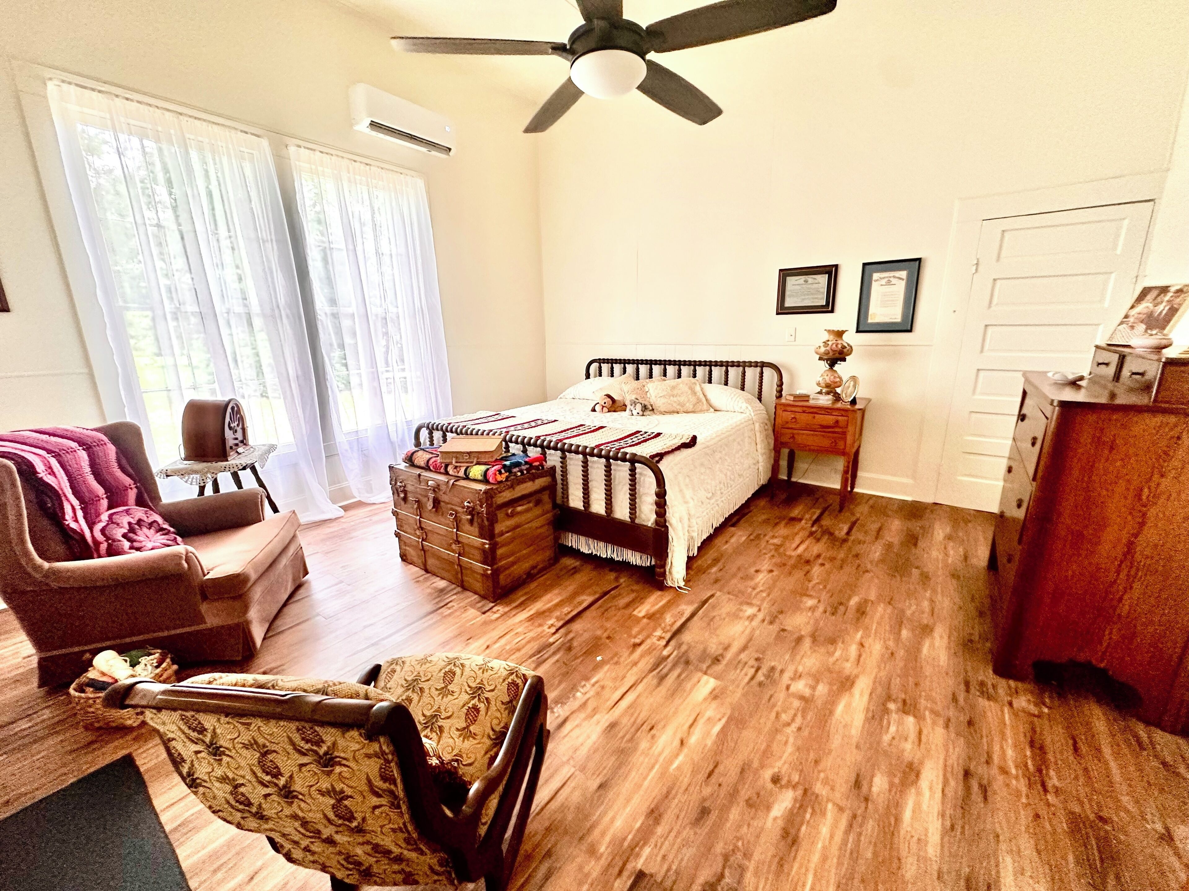 3 makuuhuonetta, silitysrauta/-lauta, Wi-Fi, vuodevaatteet