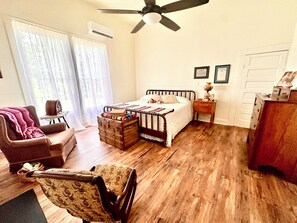 3 chambres, fer et planche à repasser, Wi-Fi, draps fournis