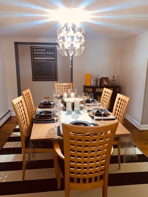 Dining - RYDERS CUP Bethpage Black / Tranquil Spa Like 4-bedroom house (Huntington)