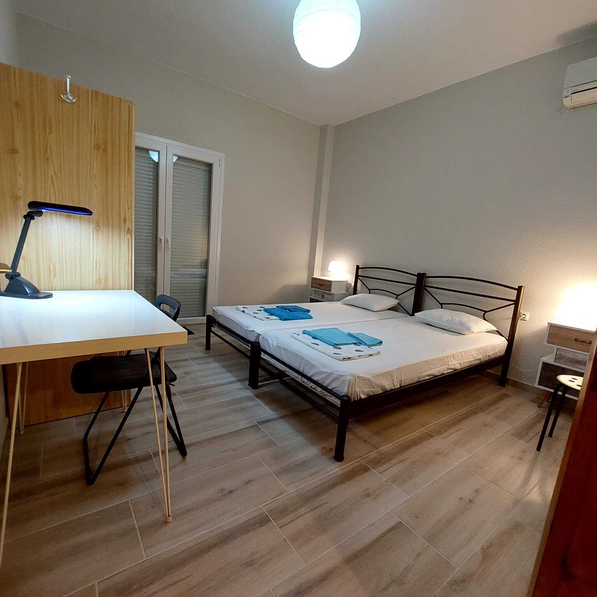 3 habitaciones, tabla de planchar con plancha y acceso a internet 