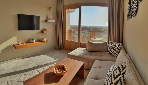 Departamento Deluxe, balcón, vista al mar | Sábanas de algodón egipcio y ropa de cama de alta calidad 