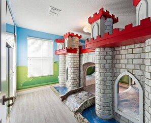 9 bedrooms, desk, iron/ironing board, travel cot - The Magic Kingdom 9BR Resort Pool Home Near Disney (Four Corners)