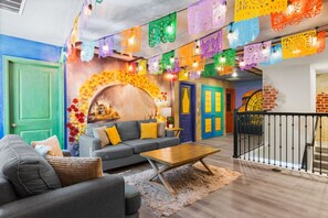 Interior - Coco`s Castle Escape 9BR PV POOL (Kissimmee)