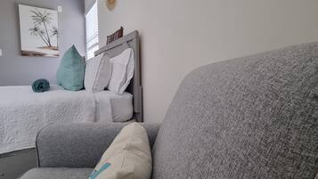 Iron/ironing board, bed sheets