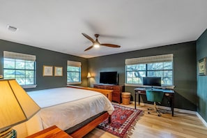 2 quartos, ferros/tábuas de passar roupa, Wi-Fi, roupa de cama