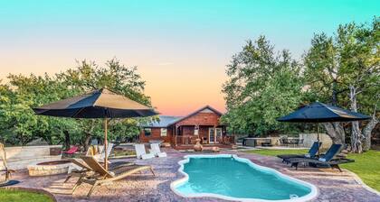 Hilltop Oasis w/Hot Tub, Fire Pit, Pool + Views