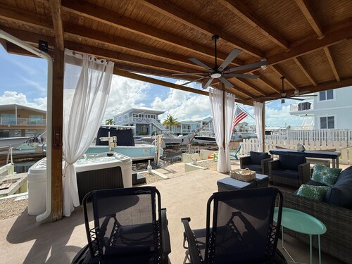 Reel Oasis
3 bedroom  2 bathroom water front house in Tavernier, Fl
