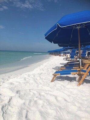 Chaise longue, serviettes de plage