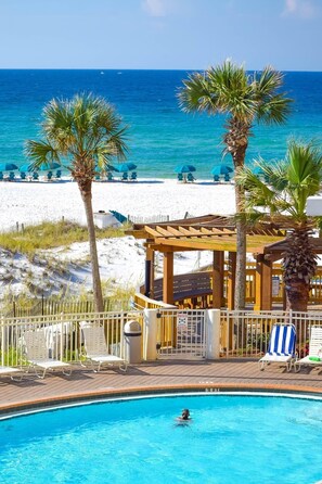 Pool -  LUXURIOUS Condo in Destin #1 Beachfront Resort VIEWS like a dream Walk to Beach (Destin)