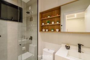 Basic Apartment | Bathroom