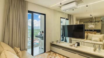 Basic Apartment | Living area