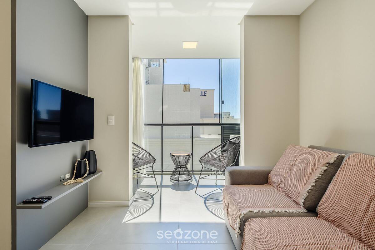 Basic Apartment | Living area