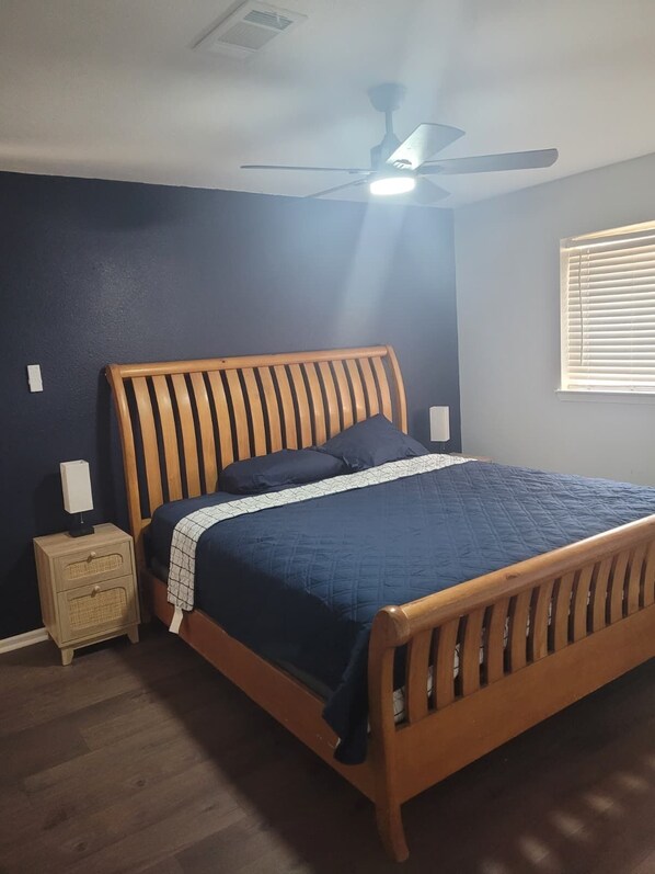 4 bedrooms, WiFi, bed sheets