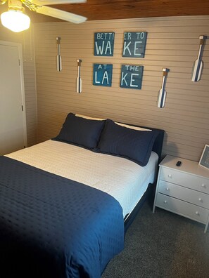 3 bedrooms, travel cot, WiFi, bed sheets