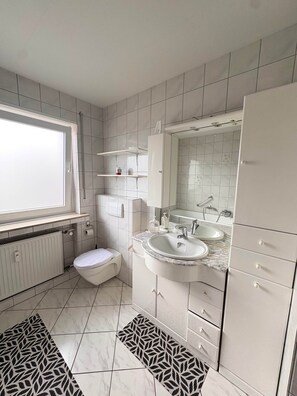 Soap, toilet paper - Temporary accommodation UB (Bielefeld)