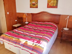 3 chambres, fer et planche Ă repasser, draps fournis