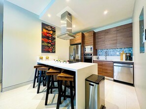 Full-size fridge, microwave, toaster, blender