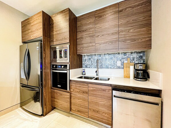 대용량 냉장고, 전자레인지, 토스터, 블렌더