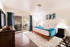 Bügeleisen/Bügelbrett, Reisekinderbett, WLAN, Bettwäsche