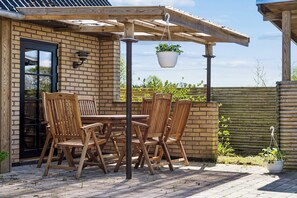 Outdoor dining - Holiday on magical nature plot for families (Hadsund)