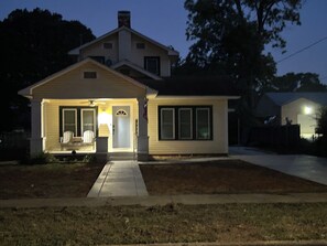 Exterior - Walkabout on Walker- pet friendly 2 story 3-bed house steps to the brick streets (Nacogdoches)