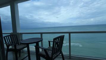 Condo luxo, vista para o mar | Terraço/pátio