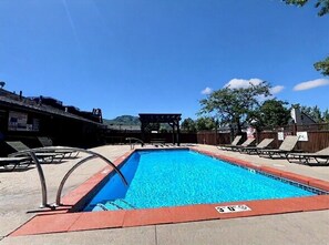 Pool - Stay & Charge | Hot Tub, Pool, Free Parking + EV (Park City)