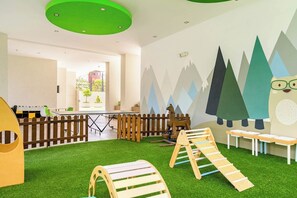 Children’s area - Quiet Digital Nomad Haven with Coworking & Premium Amenities Steps from Metro (QUITO)
