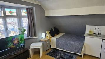 1 soverom, internettilgang og sengetøy