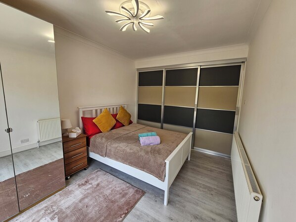 1 bedroom, WiFi, bed sheets