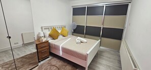 1 bedroom, WiFi, bed sheets