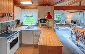 Fridge, stovetop, coffee/tea maker