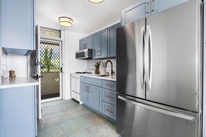 コンドミニアム キングベッド 1 台 (Kona Magic Sands#313) | 専用キッチン