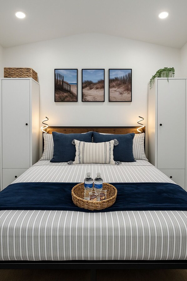 2 bedrooms, iron/ironing board, Internet, bed sheets