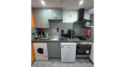 Apartment-Shower-Modern-City View